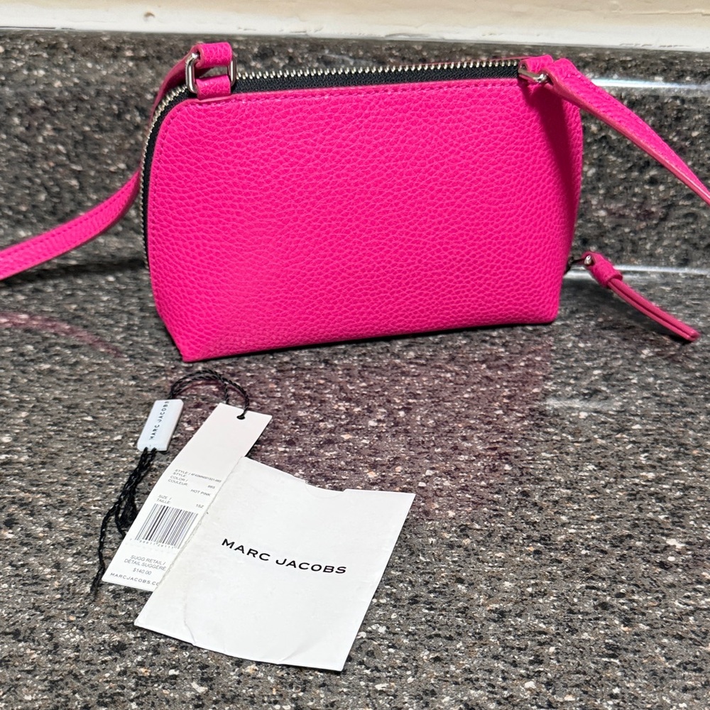🔥 MARC JACOBS Small Crossbody Pouch | BOLD Fuchsia Pebbled Leather | NWT - Picture 3 of 4